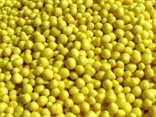 Yellow prilled sulfur pellets for industrial use